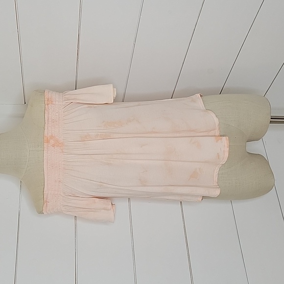 EXPRESS small peach and white tie dyed off shoulder tee shirt - Picture 1 of 4